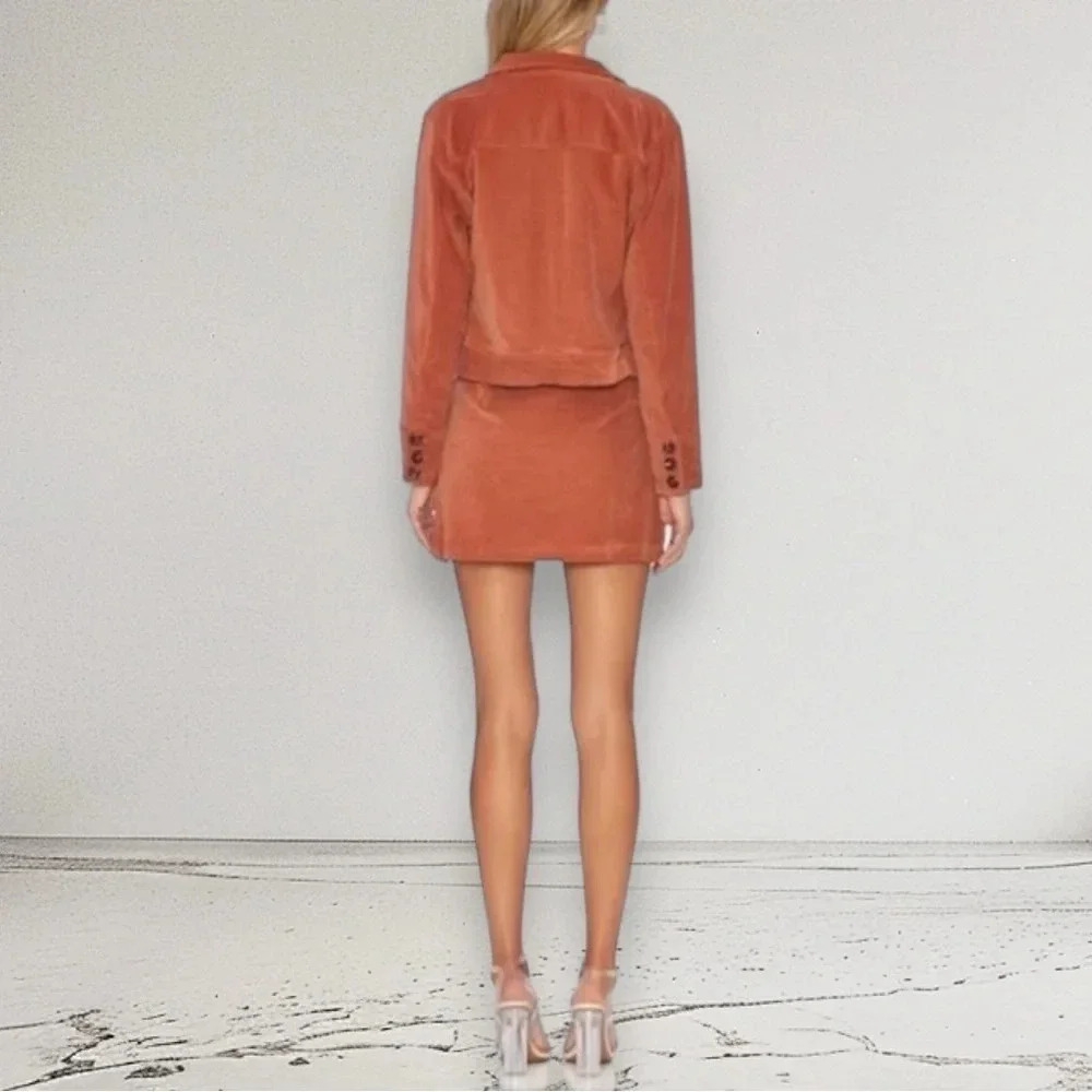 NWT REVOLVE ELLEJAY ELLIE VELVET JACKET in RUST size XS - Picture 3 of 8